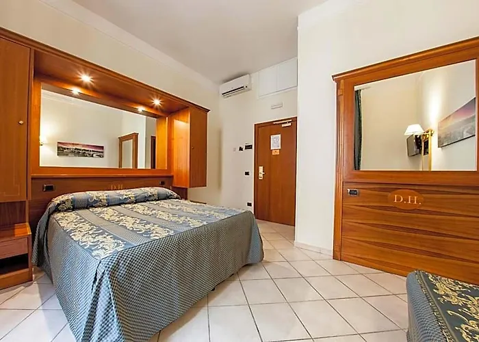 Dama Private Pensión 4*