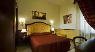 Dama Private Pensión 4*