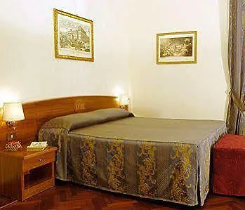 Dama Private Pensión 4*